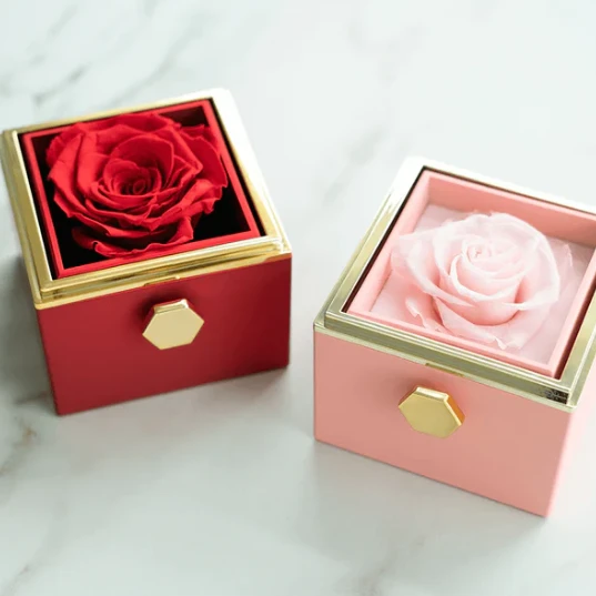 Eternal Rose Box &amp; Personalized Necklace